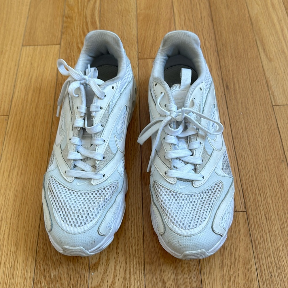 Nike Zoom Air white sneakers